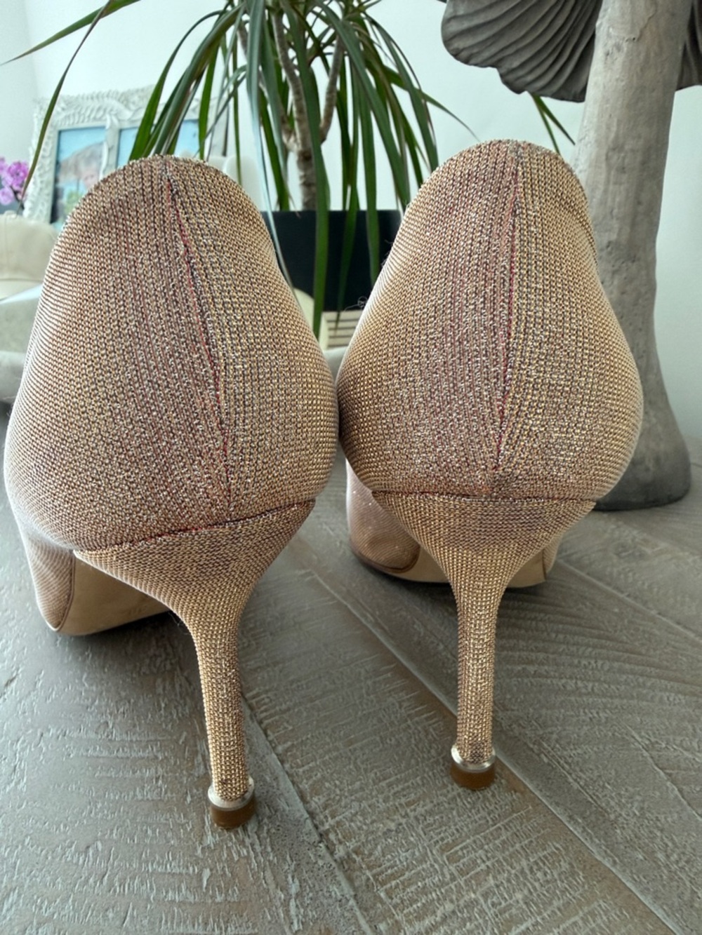 Manolo Blahnik Rose Pink Satin Crystal-Buckle Pumps - Picture 2 of 4